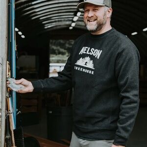 INDEPENDENT. CLASSIC CREW NECK SWEATSHIRT - BLACK